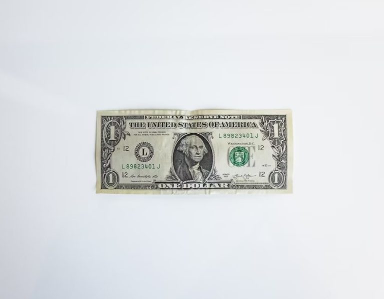 Koliko je 1 dolar u dinarima danas